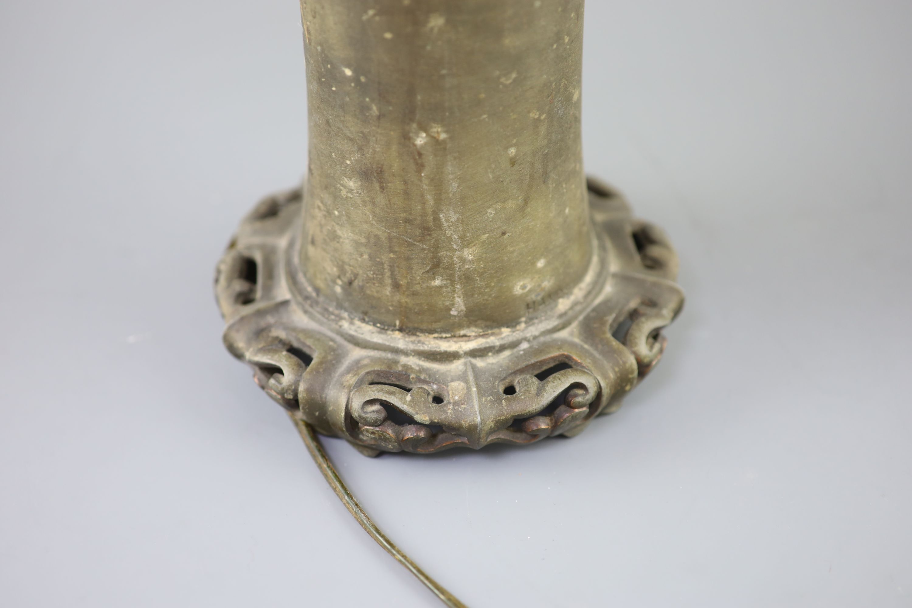 An early 20th century Tiffany style bronze table lamp, by Handel, diameter 20.1in. height 25in.